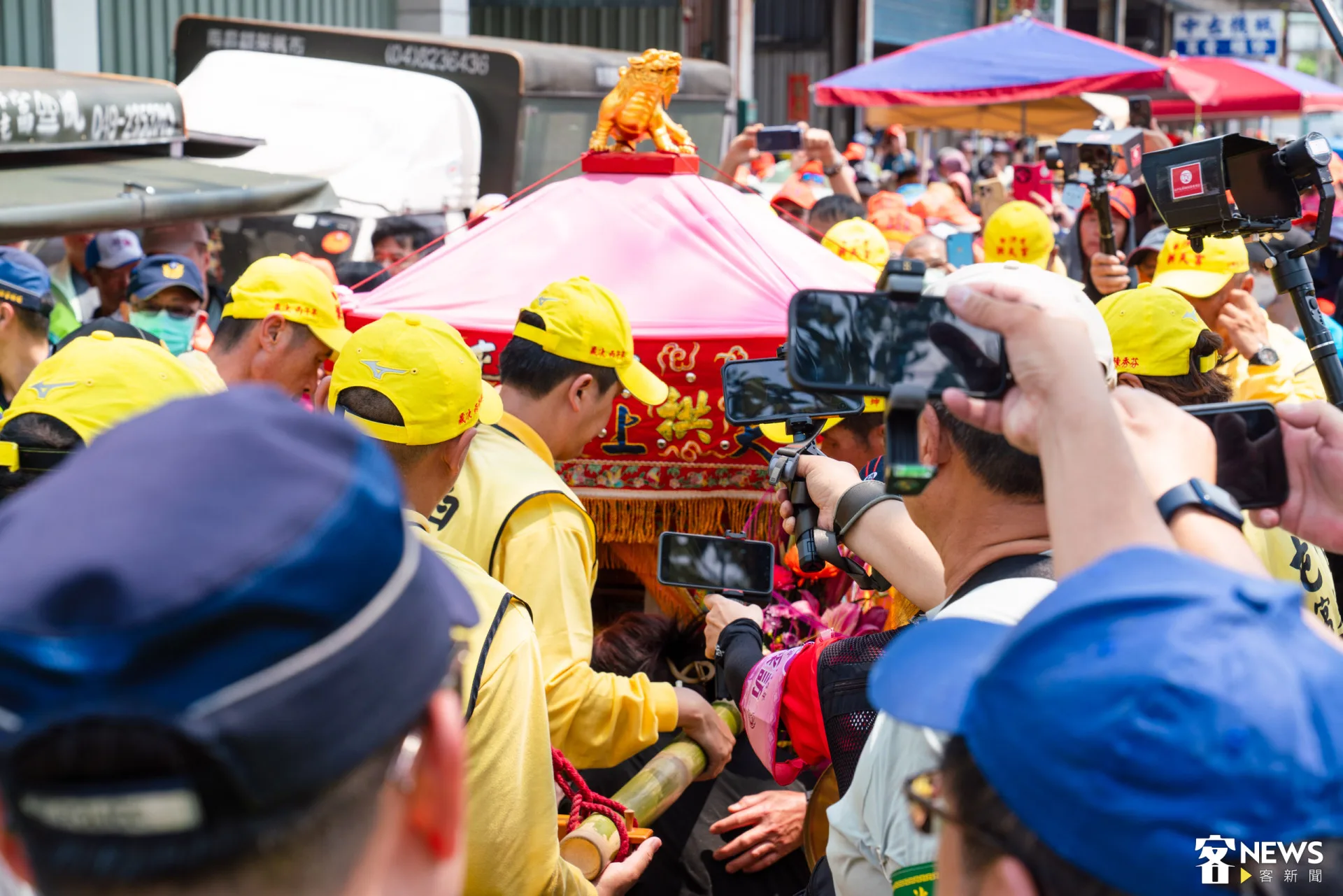 今日白沙屯媽祖進入彰化信眾一樣熱情。朱愷元攝
