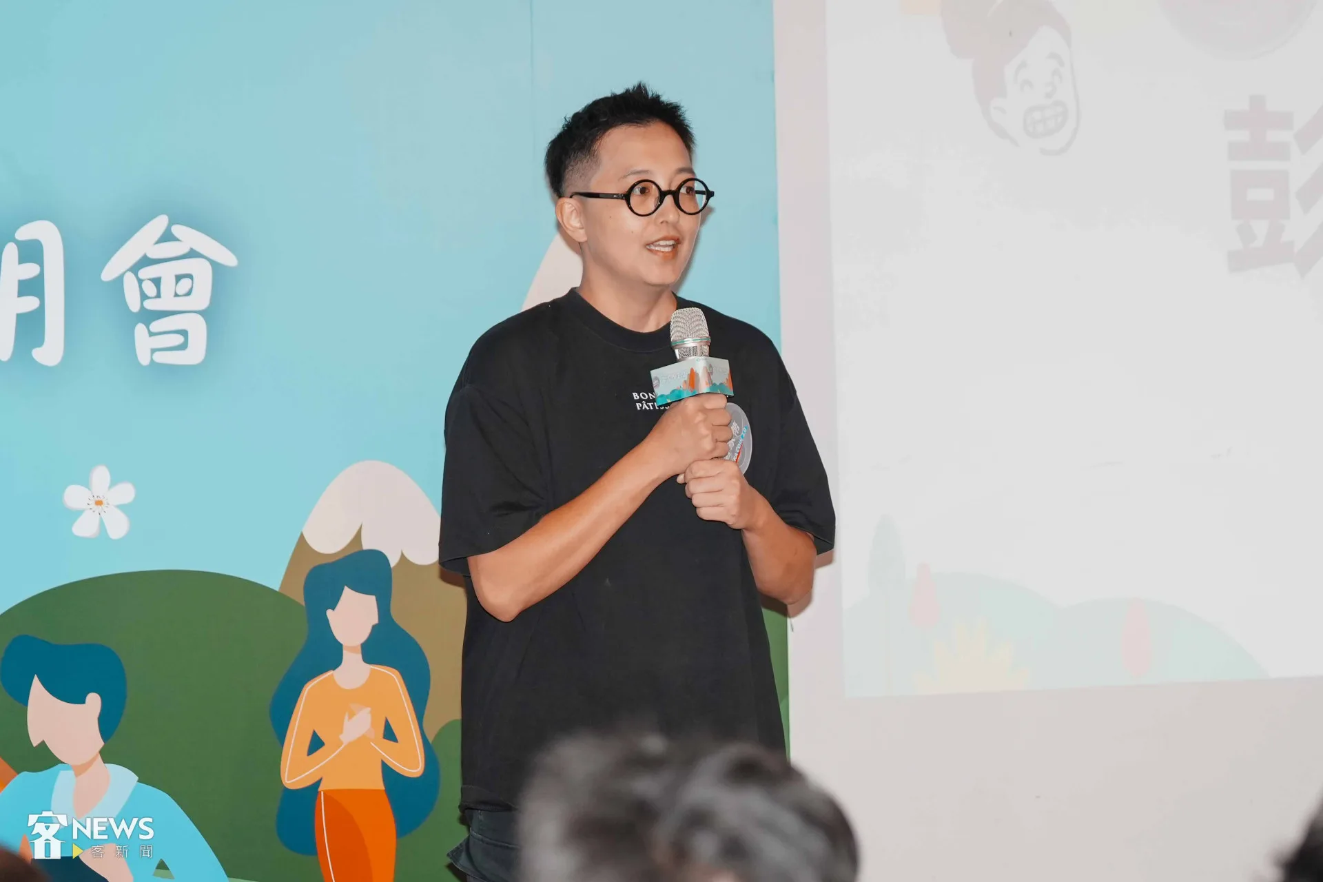 苗栗Bonbons甜點老闆彭詩涵分享，客家幣讓更多新的客人到店消費。李台源攝