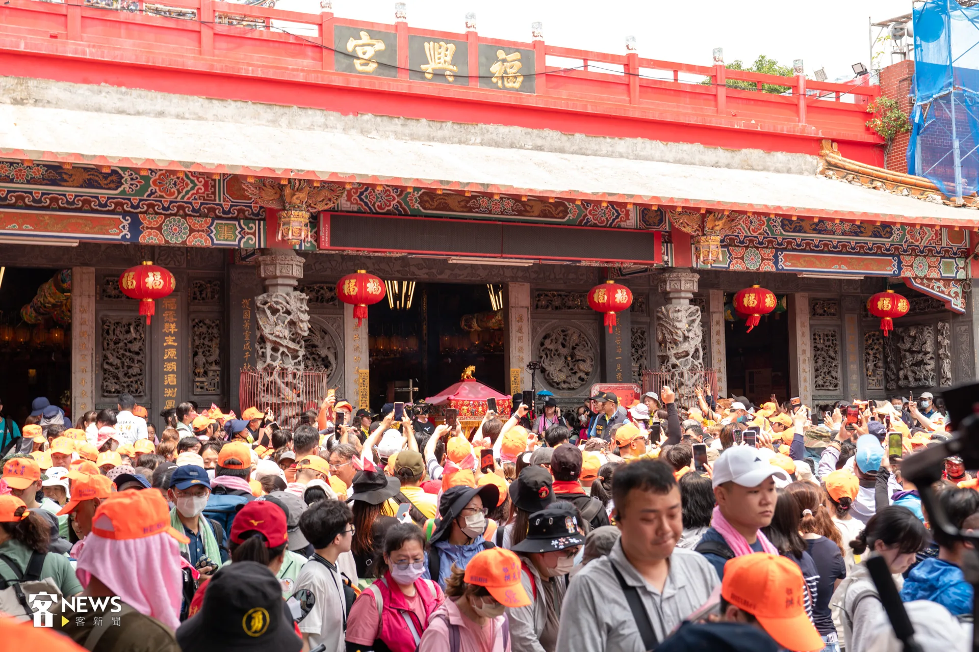 廟方表示,距離上次停駕西螺福興宮是8年前,早早就準備好點心提供信眾休息。洪藝晅攝