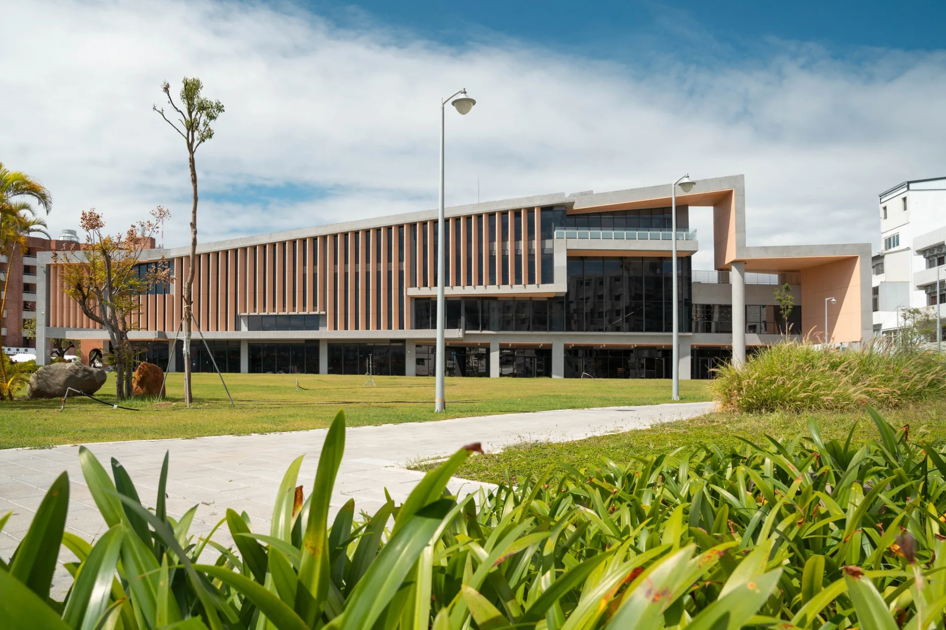 臺東縣立總圖,將於4月22日正式開館。台東縣政府提供