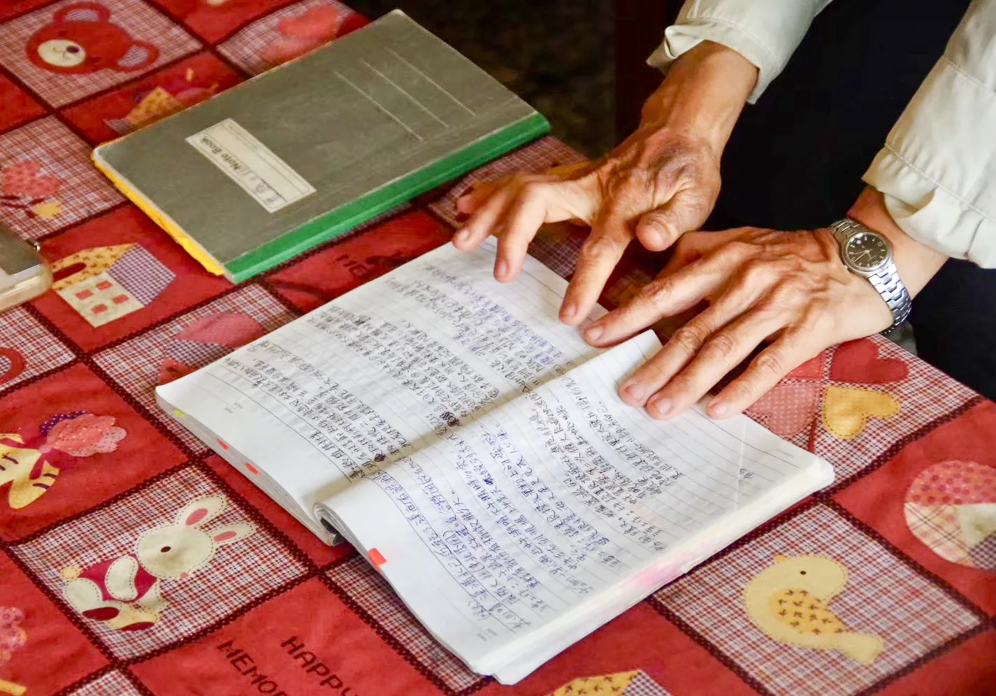 認真記錄每日農業日誌，修正農業技術，也記載了環閔當時的心境。徐彩雲攝