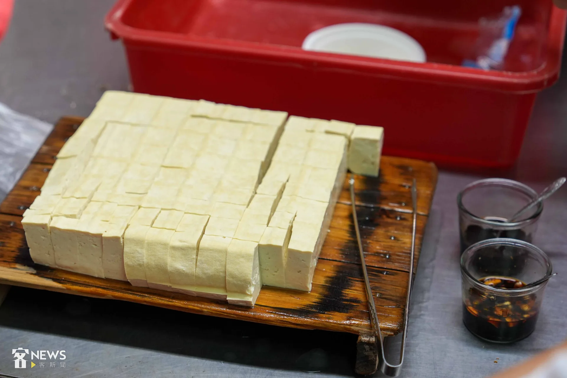 四代傳承的阿汀豆腐，堅持採用非基改黃豆，優良品質累積許多老主顧。李台源攝