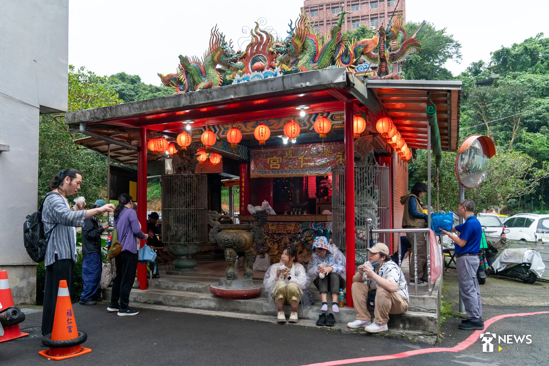 柴埕福仁宮為當地信仰中心。洪藝晅攝