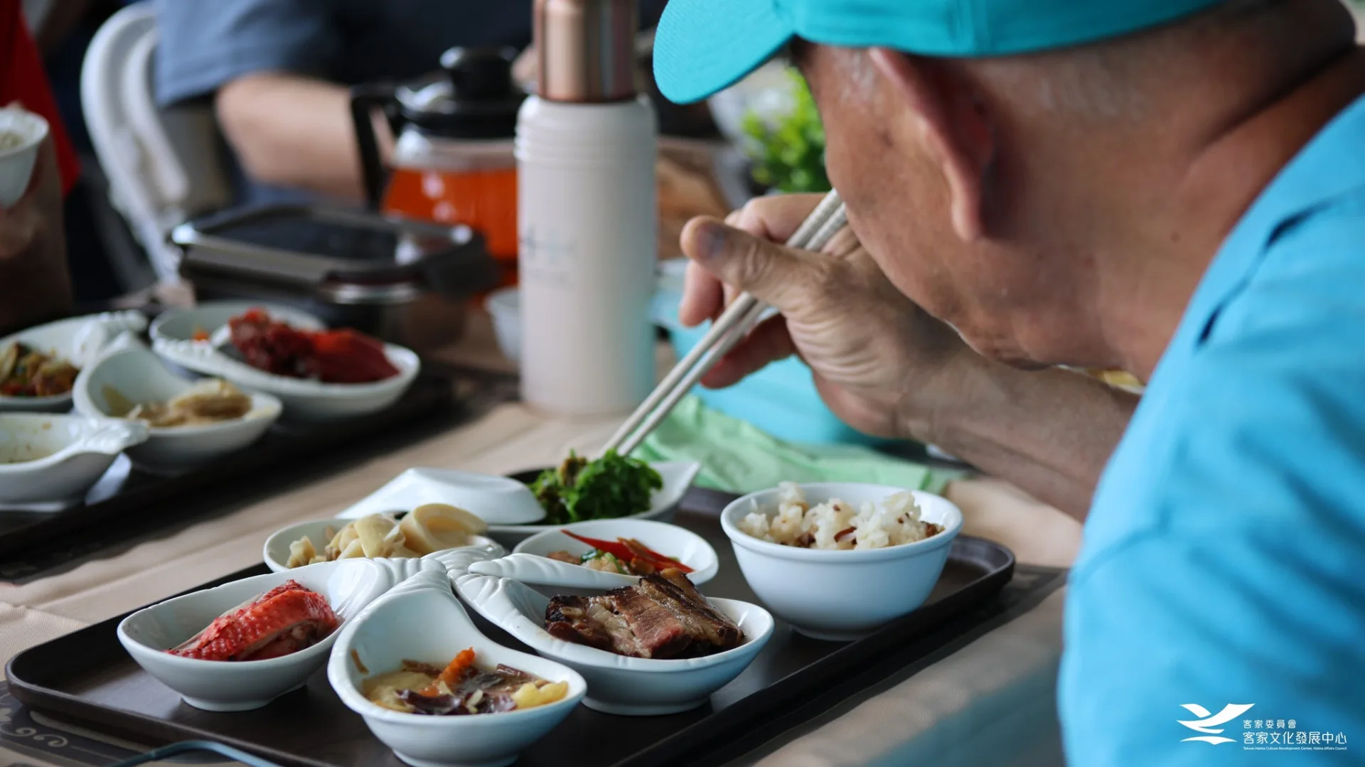 桐花宴的客家餐點以以客家傳統食材加上新的料理方式呈現。客發中心提供
