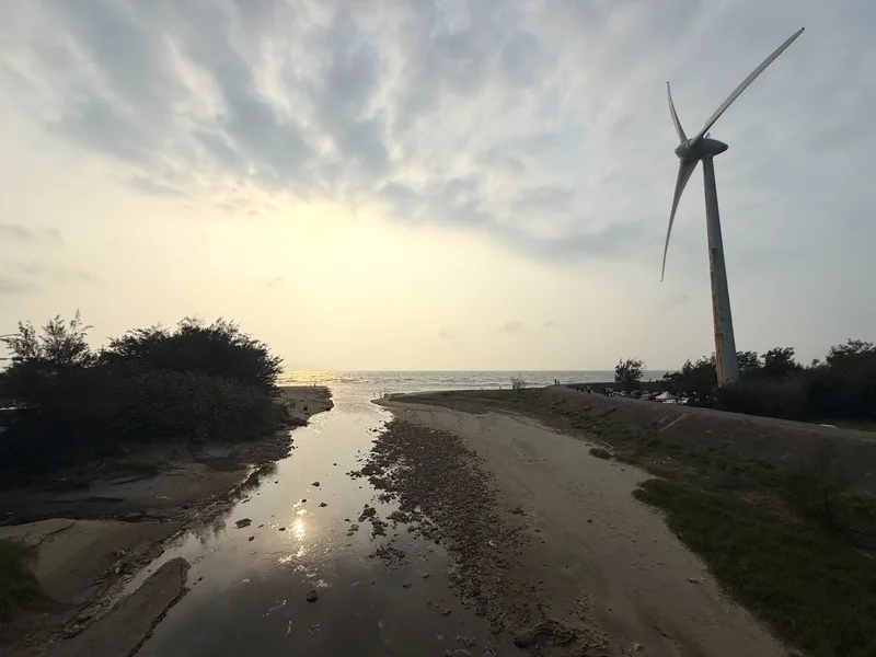 苗栗縣政府以「白沙聖域．天空之丘」計畫，串聯後龍好望角至通霄白沙屯間約6公里廊帶，透過軟硬體計畫重塑濱海觀光軸線。中央社