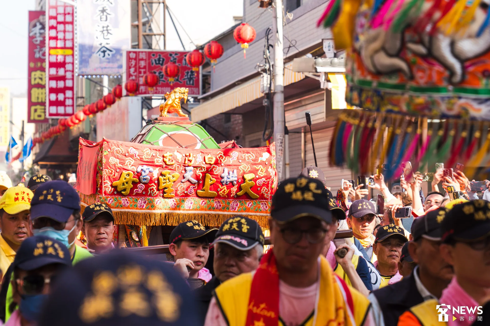 白沙屯媽祖回鑾拱天宮。朱愷元攝