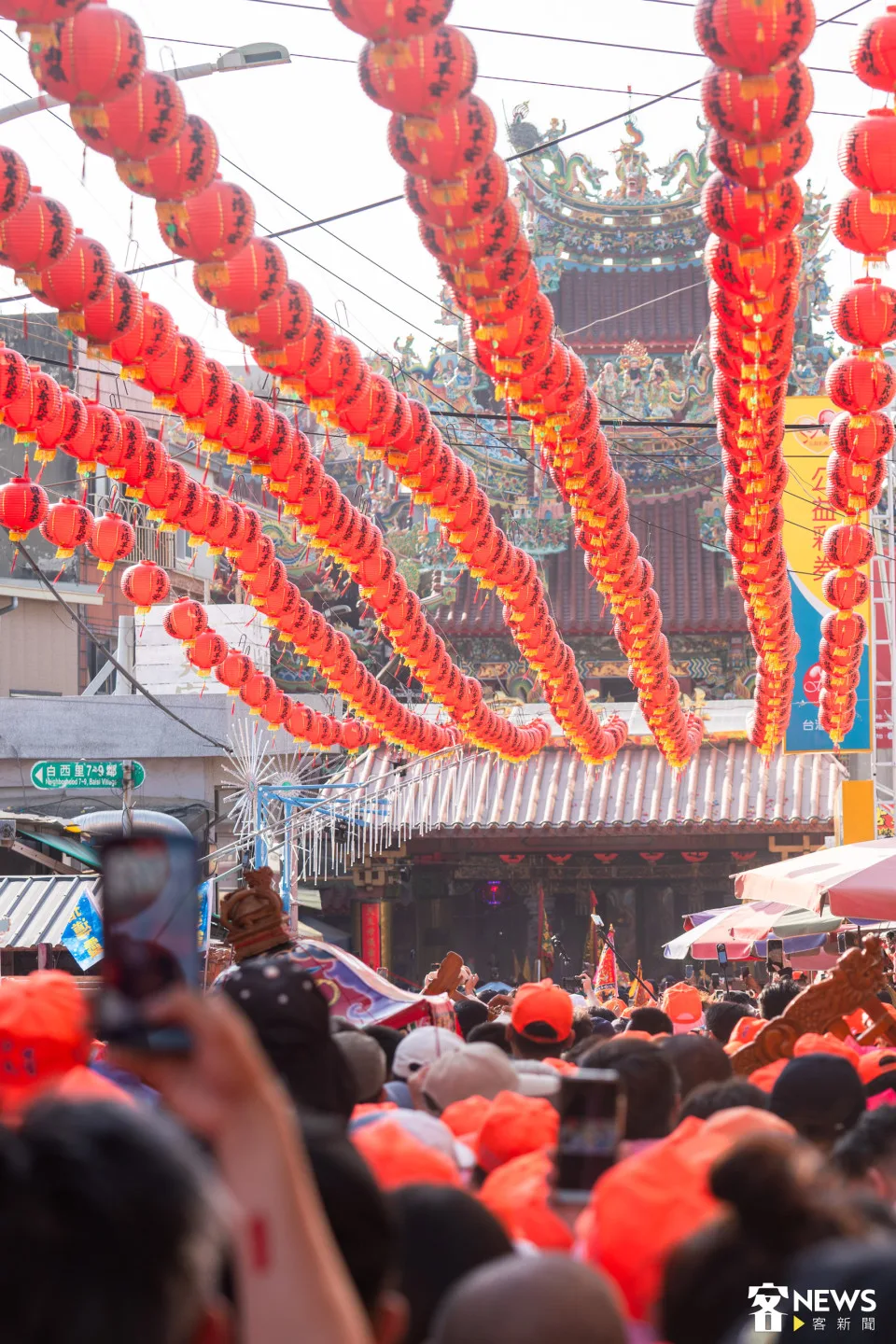 白沙屯媽祖回鑾熱鬧大街。朱愷元攝