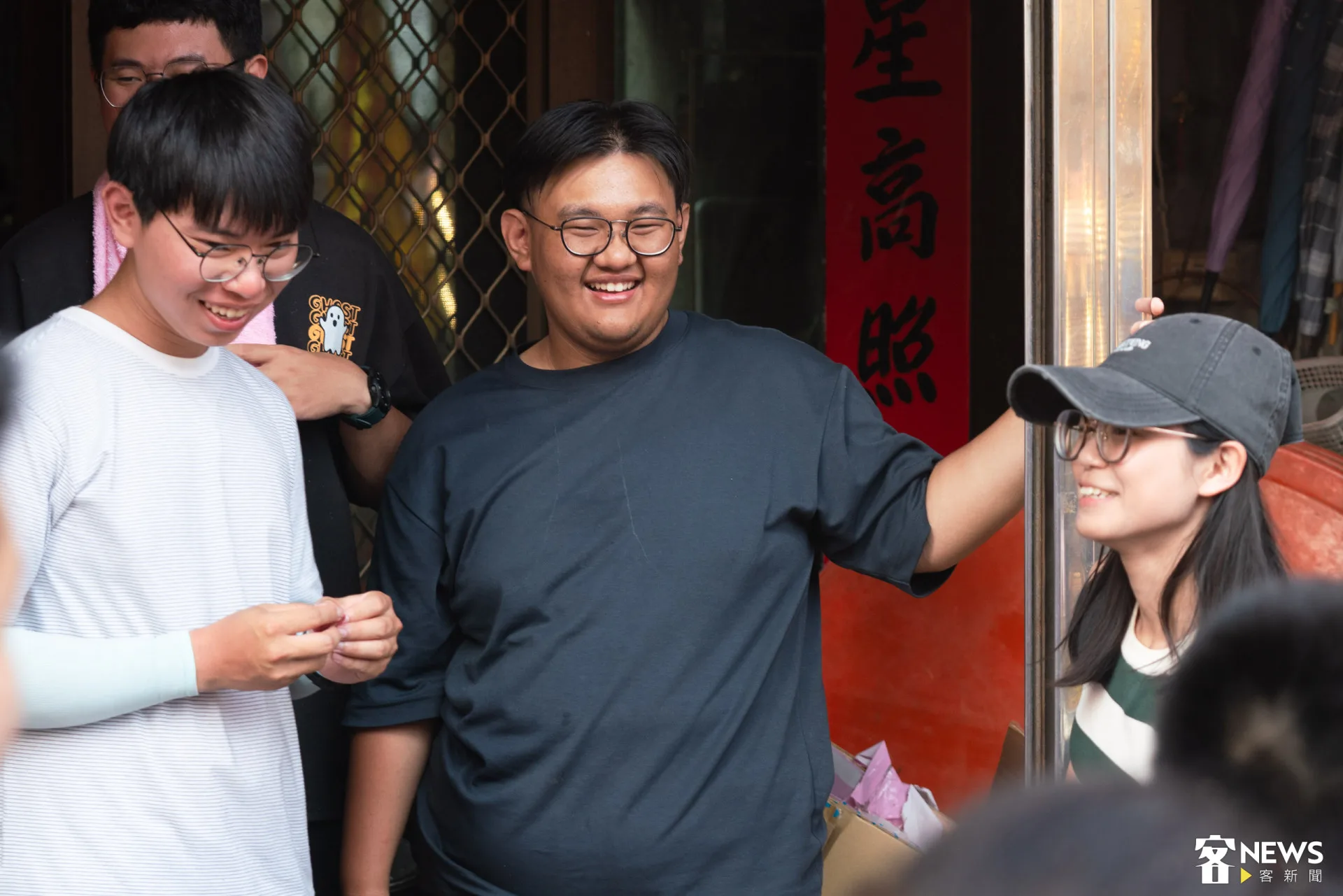 在地居民表示每年一定會準備鞭炮迎接媽祖。朱愷元攝