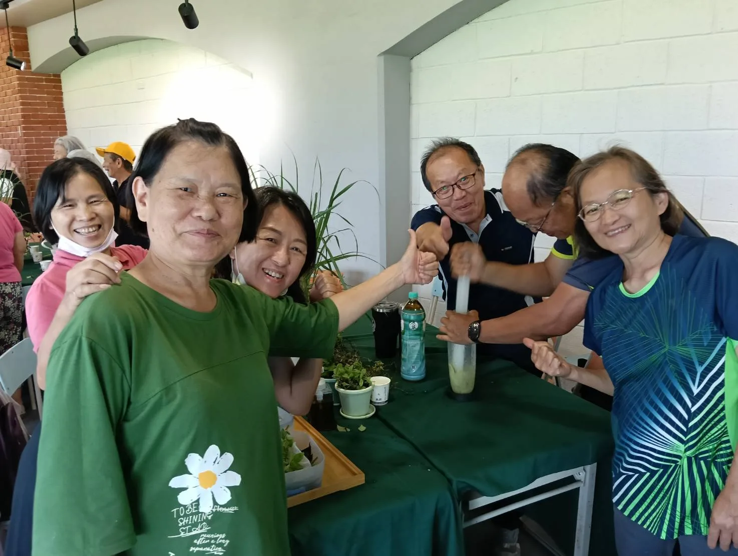 美濃客家文物館「七感療癒食農體驗工作坊」，民眾體驗療育效果看的見。高雄市客委會提供