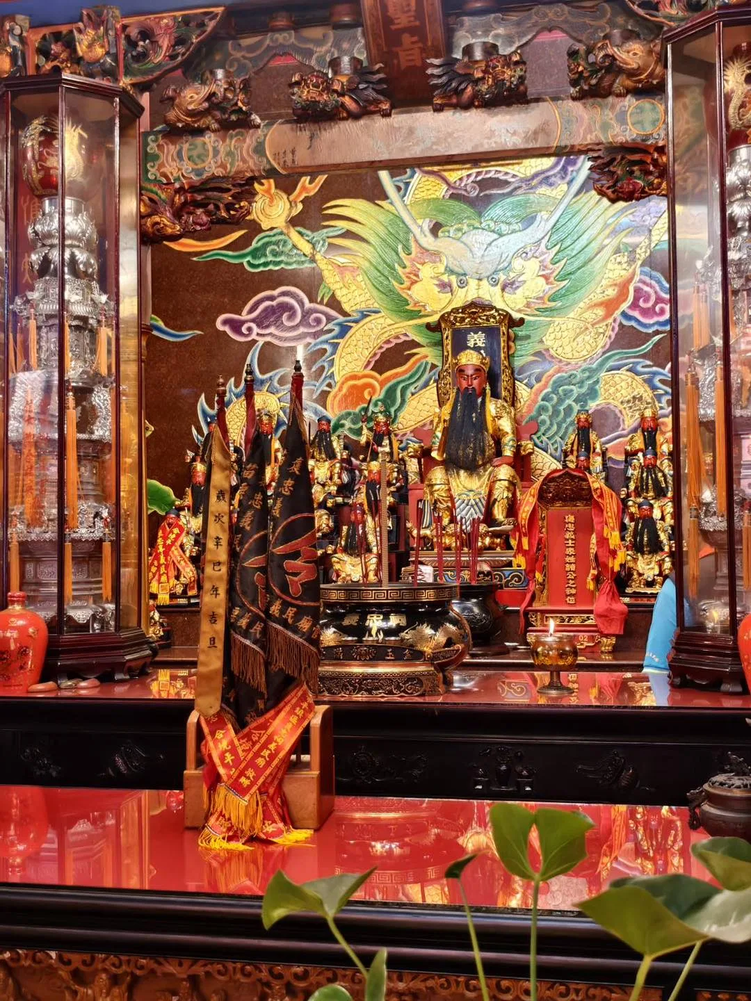 平鎮褒忠祠塑有義民爺金身為全台義民信仰罕見。翻攝自桃園市平鎮褒忠祠活動專頁