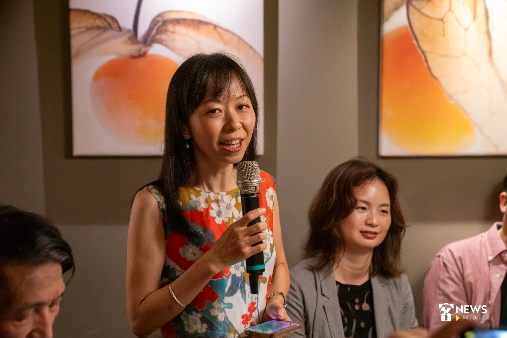 作曲家林京美分享他體會客家文化的方式包括修課、聆聽客家音樂會、駐村，這次收錄的〈凝．憶〉描述江文也的晚年回憶。李宥妍攝