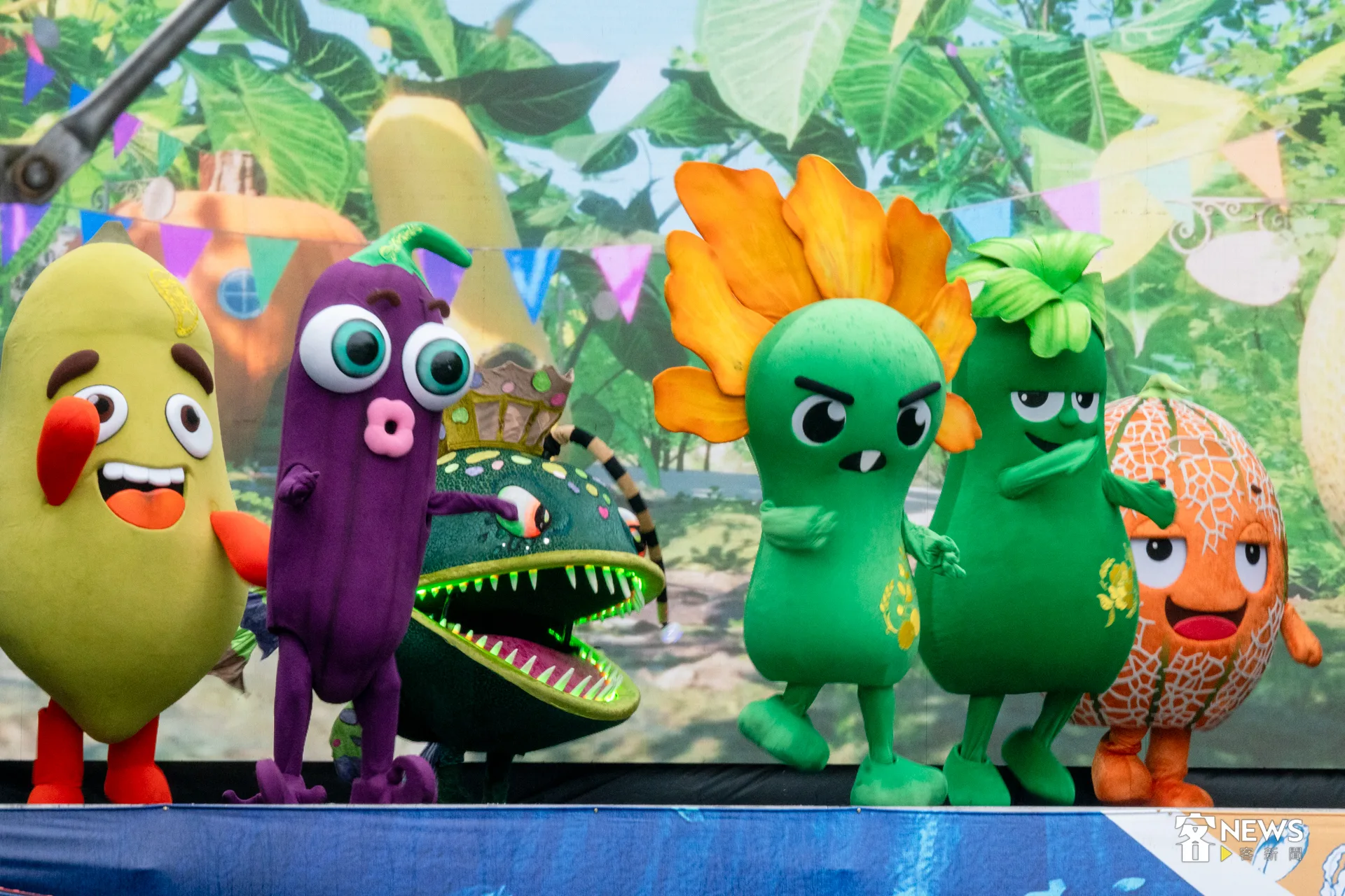 客家親子劇《燈怪》今（24）日起一連三天，在新竹縣政府前縣政六路（光明六路至光明九路段）免費開演。洪藝晅攝