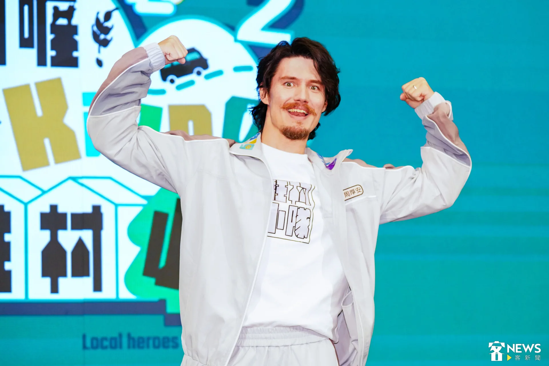 除了周厚安對高空跳傘充滿興奮，其餘三人直到飛行前一天仍在猶豫。朱愷元攝